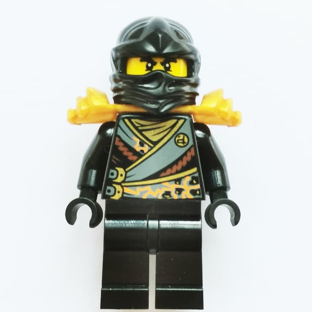 Cole with Shoulder Armour (Rebooted)