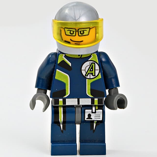 Agent Fuse with Helmet