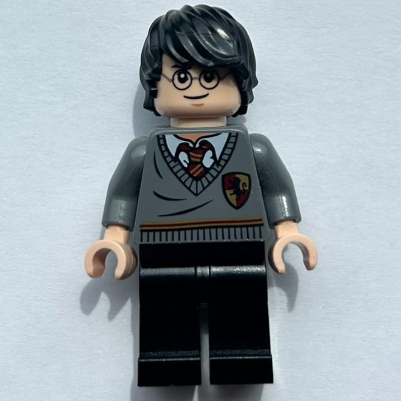 Harry Potter, Gryffindor Sweater with Crest (Dimensions)