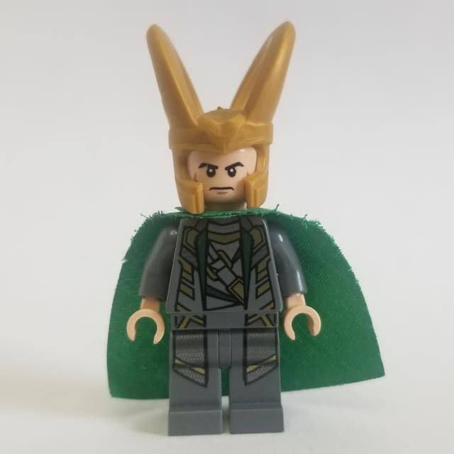 Loki, Dark Bluish Gray Outfit