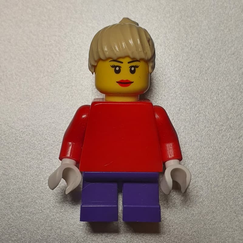 Girl, Plain Red Torso, Short Dark Purple Legs, Tan Hair (3626bpr0892 Head)