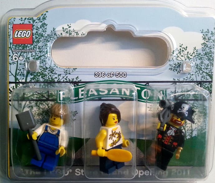 LEGO Store Grand Opening Exclusive Set Stoneridge Mall Pleasanton CA — 1