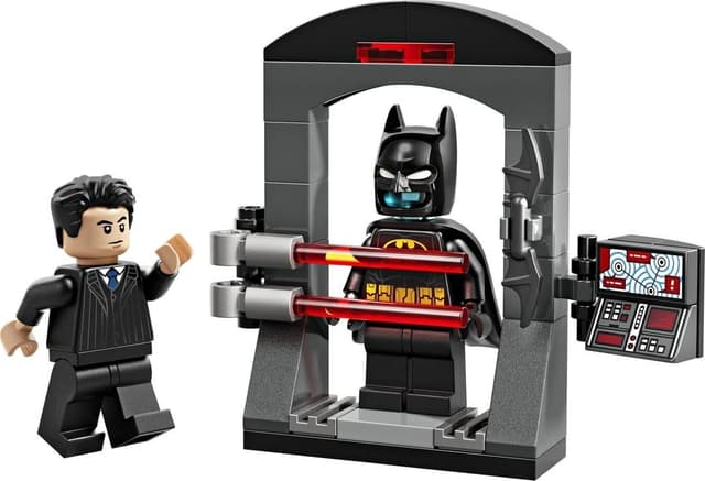 Batman: Bruce Wayne and the Batsuit