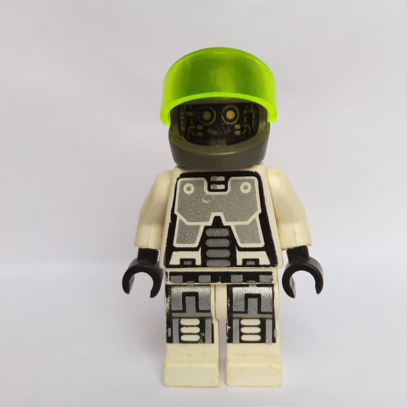 Exploriens Droid with Helmet
