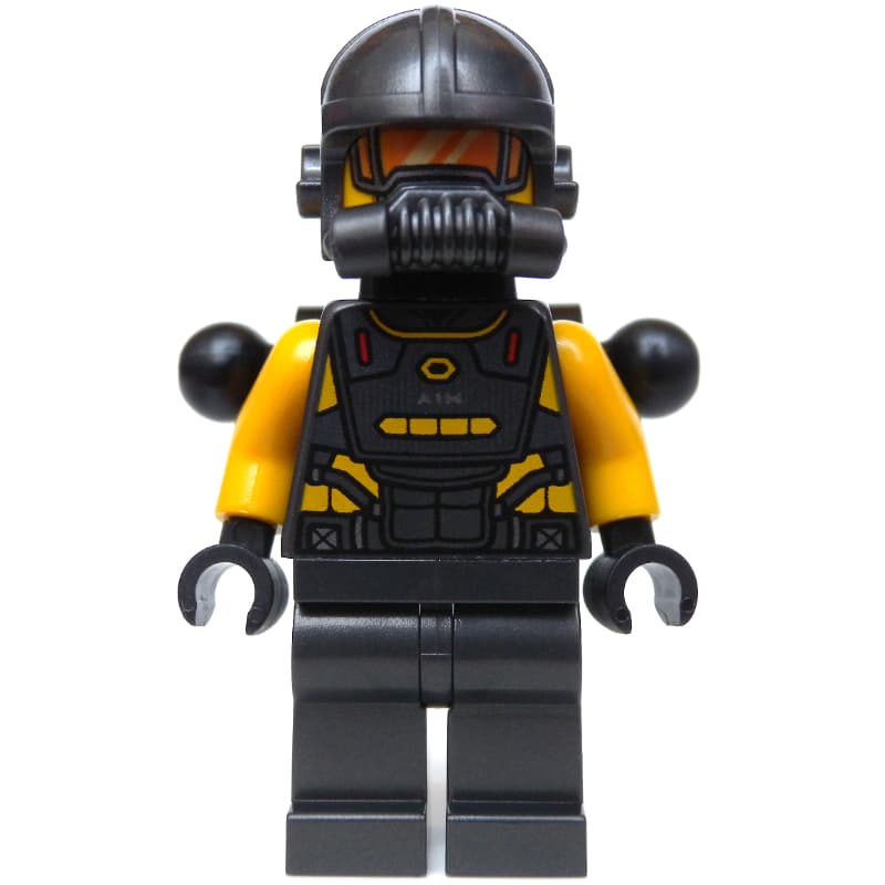 AIM Agent with Backpack, Pins