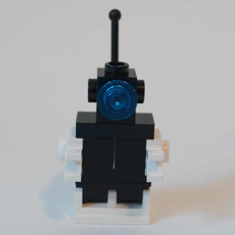 Futuron Droid - Black and White
